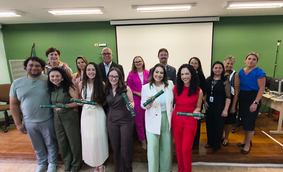 Saúde do Paraná conclui formação de novos especialistas para fortalecer atendimento no SUS