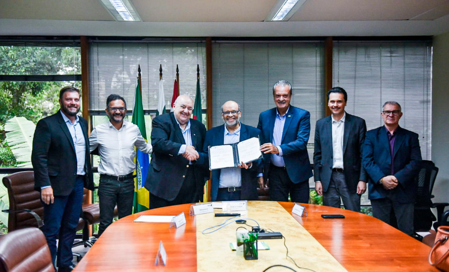 BRDE e IAT firmam contrato para gestão do Fundo de Recursos Hídricos do Paraná