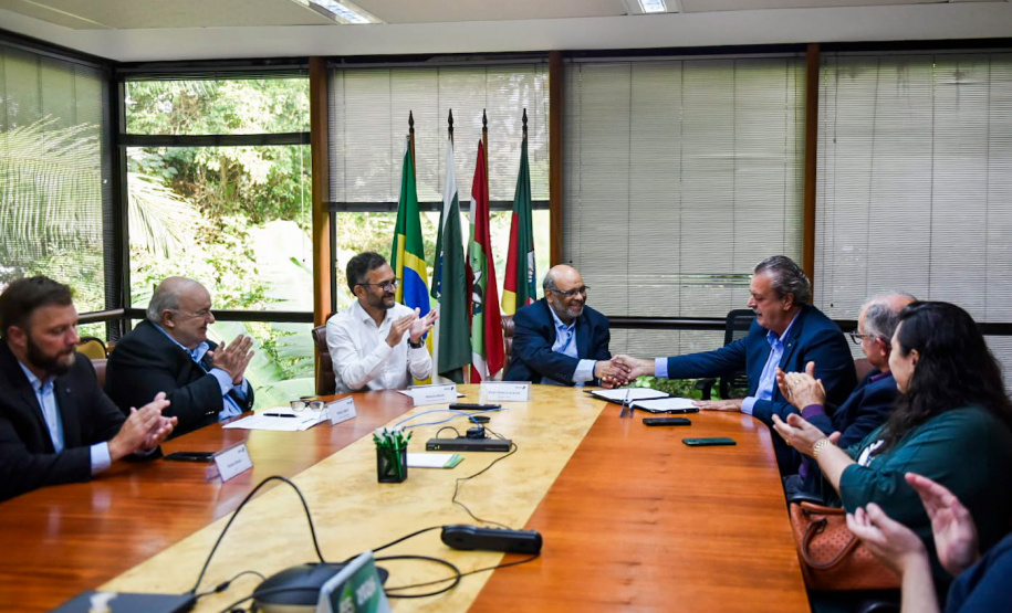 BRDE e IAT firmam contrato para gestão do Fundo de Recursos Hídricos do Paraná