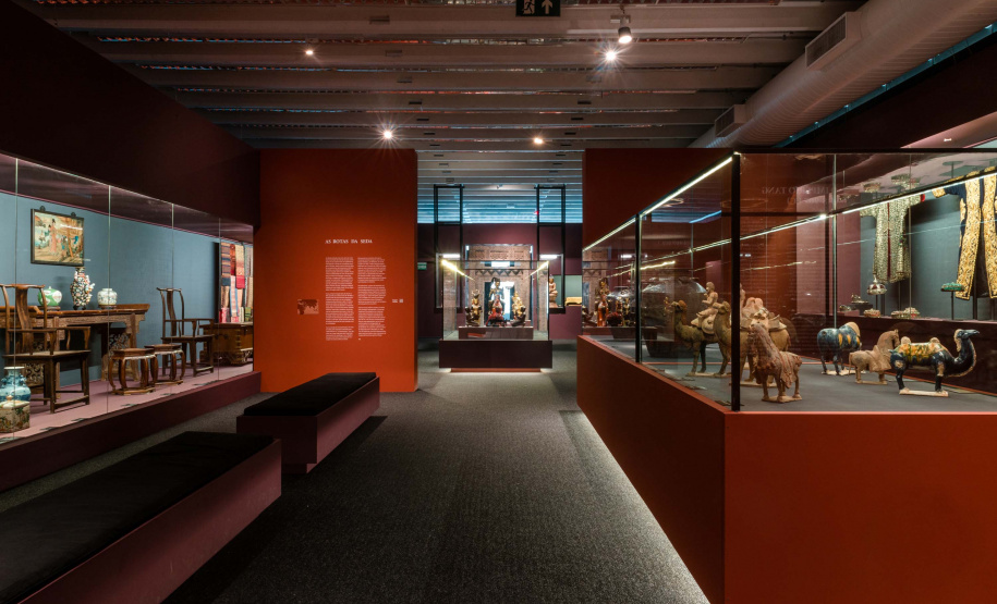 Participe das visitas guiadas do MON e aprenda ainda mais sobre o Museu