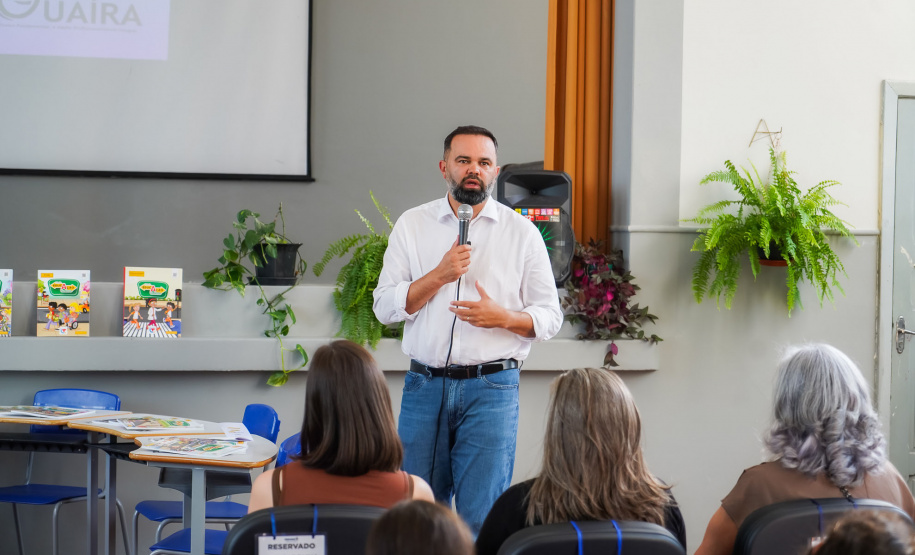 SEED - Escolas integrais recebem material de educação para o trânsito