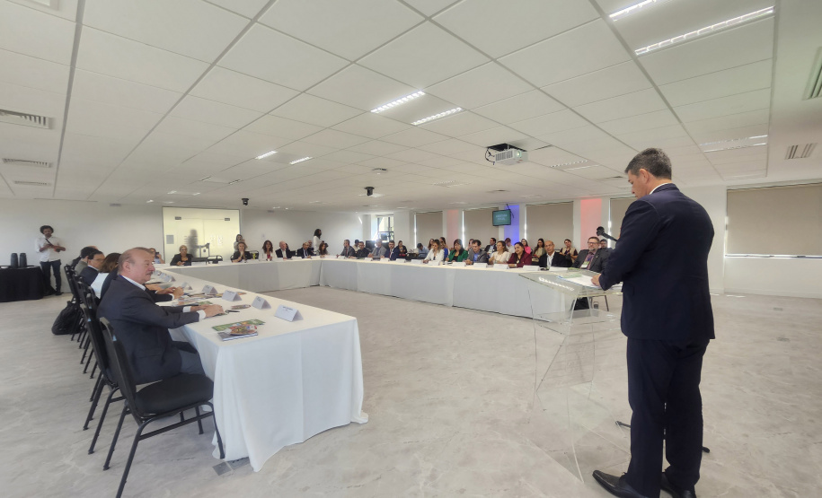 FUNDAÇÃO ARAUCÁRIA - ZICOSUR Universitário e Governo alinham estratégias de desenvolvimento regional