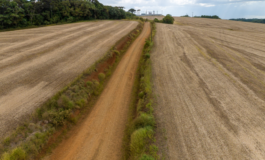 R$ 353 milhões: Estado libera recursos para estradas rurais e maquinários em Guarapuava e região