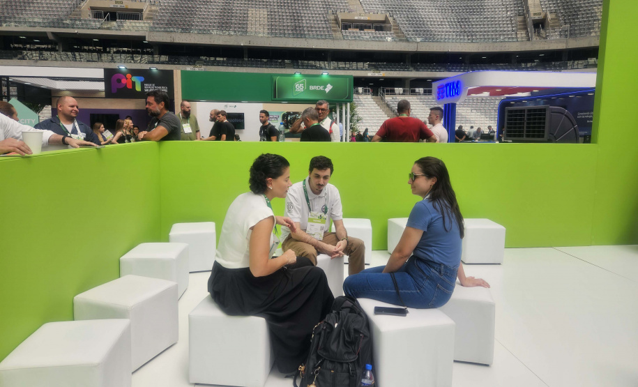 Governo do Paraná promove integração entre academia, governo,setor empresarial e sociedade no Smart City