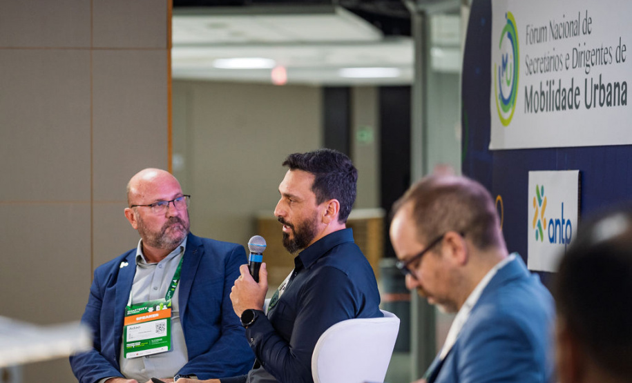 BRDE reúne prefeitos e lideranças de 15 municípios em agenda estratégica durante Smart City Expo