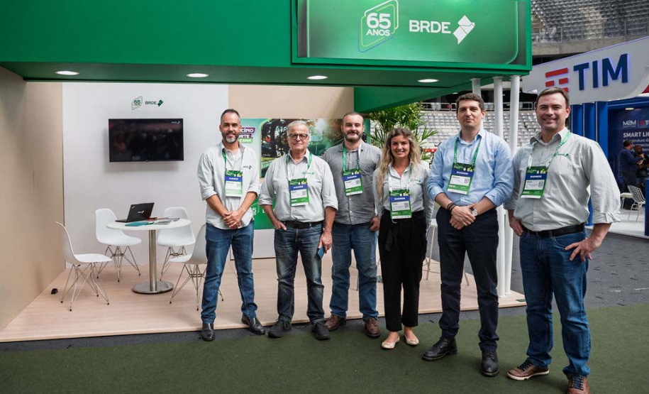 BRDE reúne prefeitos e lideranças de 15 municípios em agenda estratégica durante Smart City Expo