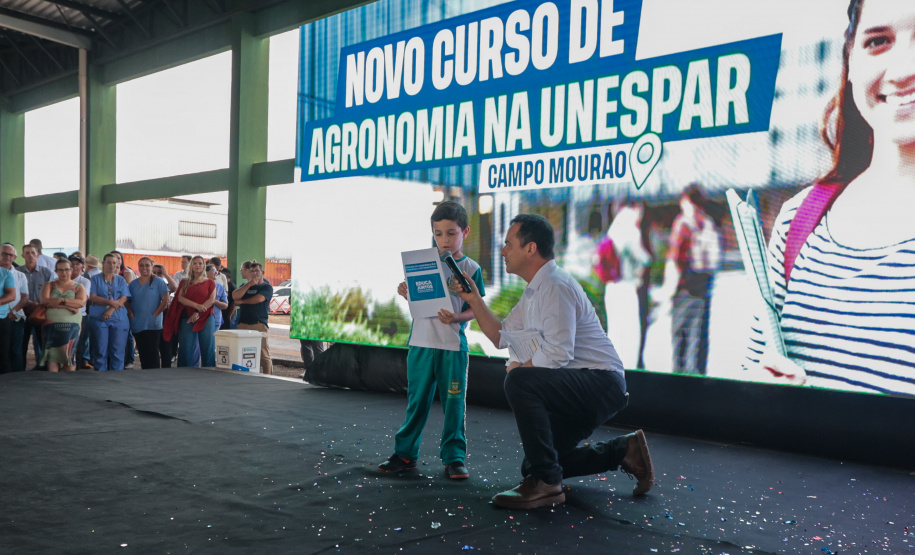 Governador anuncia parque tecnológico e novo curso de agronomia para Campo Mourão