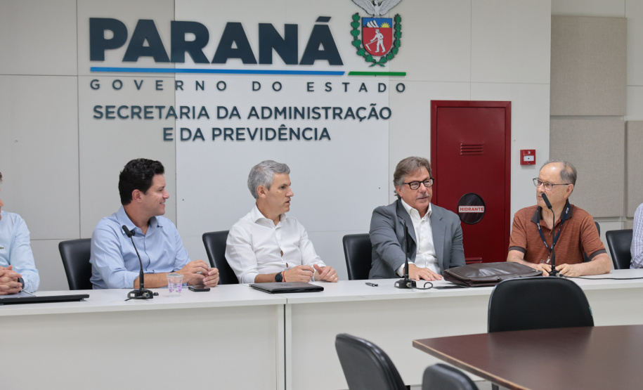 Governo do Estado assina contrato para estudos e anteprojeto do BRT Norte-Su
