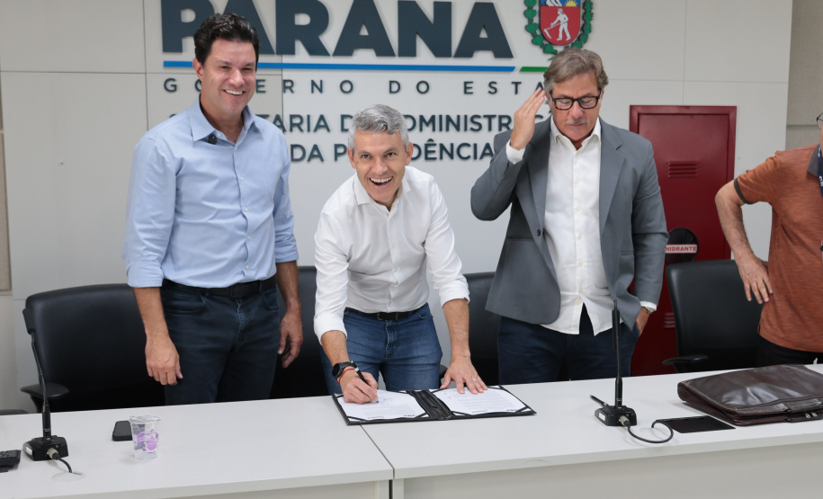 Governo do Estado assina contrato para estudos e anteprojeto do BRT Norte-Su