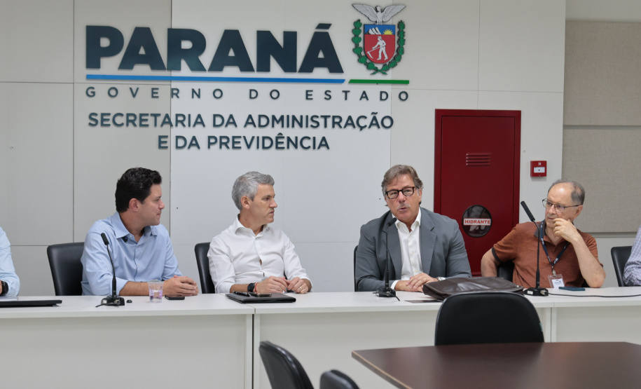 Governo do Estado assina contrato para estudos e anteprojeto do BRT Norte-Su