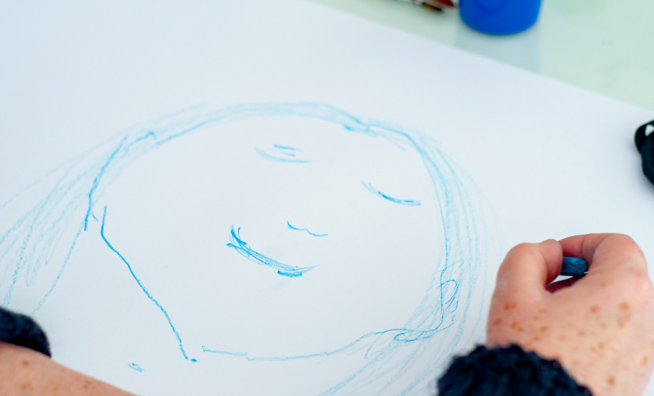 MON promove atividade para público com mais de 60 anos, inspirada na obra do artista Alberto Massuda