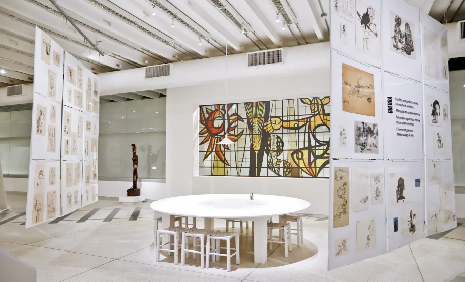 Participe das visitas guiadas do MON e aprenda ainda mais sobre o Museu