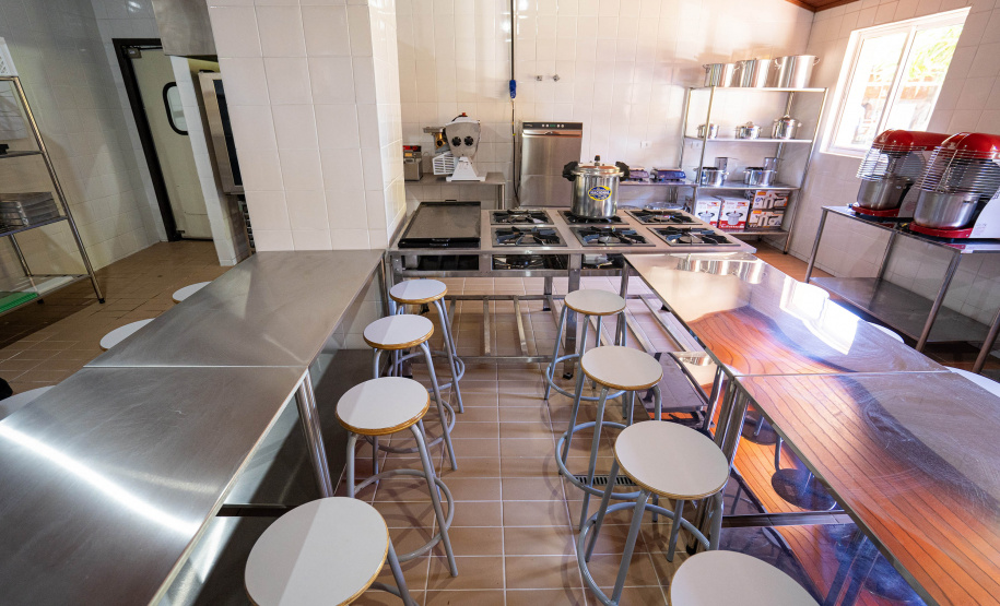 ESCOLA ILHA DAS COBRAS