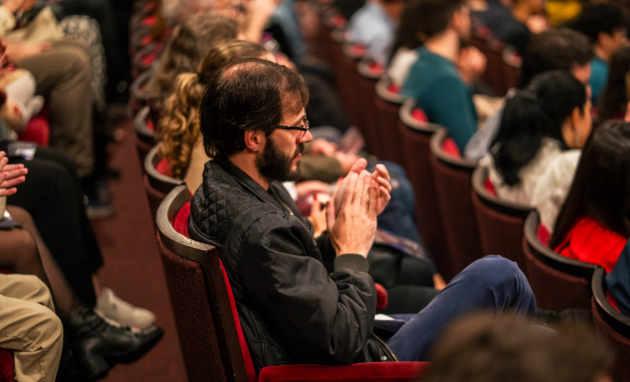 TEATRO GUAÍRA - Com novo piano e solista internacional, Orquestra Sinfônica do Paraná abre temporada 2026 no Guairão