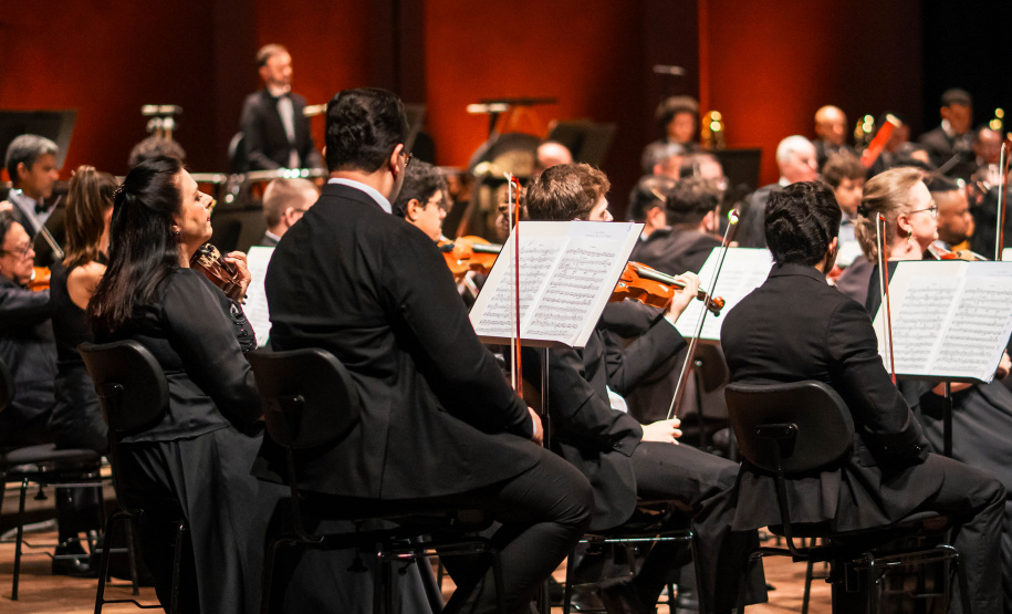 TEATRO GUAÍRA - Com novo piano e solista internacional, Orquestra Sinfônica do Paraná abre temporada 2026 no Guairão