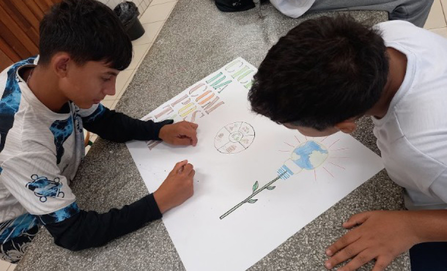 Escolas estaduais do Paraná levam clubes de ciências para encontro nacional em Brasília