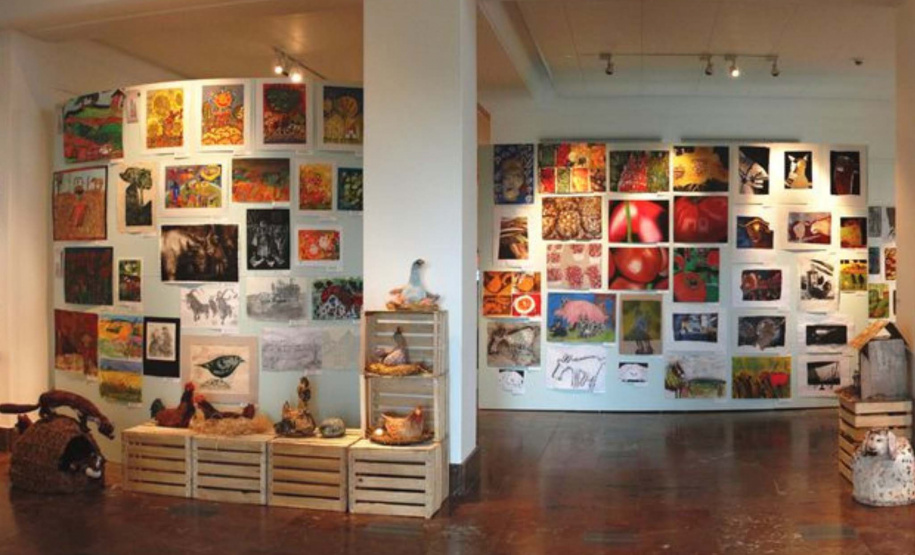 Diretor do Centro Juvenil de Artes Plásticas do Paraná integra júri de concurso internacional de arte infantil