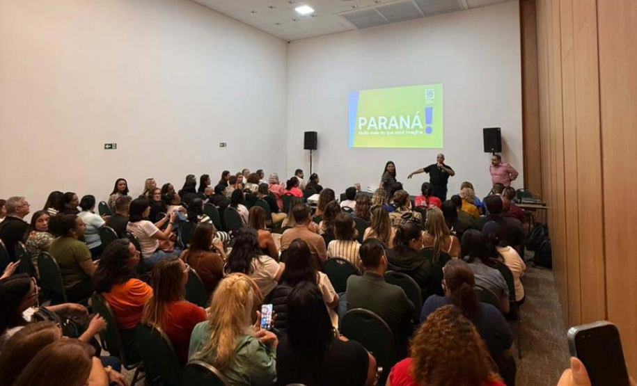 Viaje Paraná segue promovendo turismo estadual no mercado e capacita quase 100 agentes nesta terça