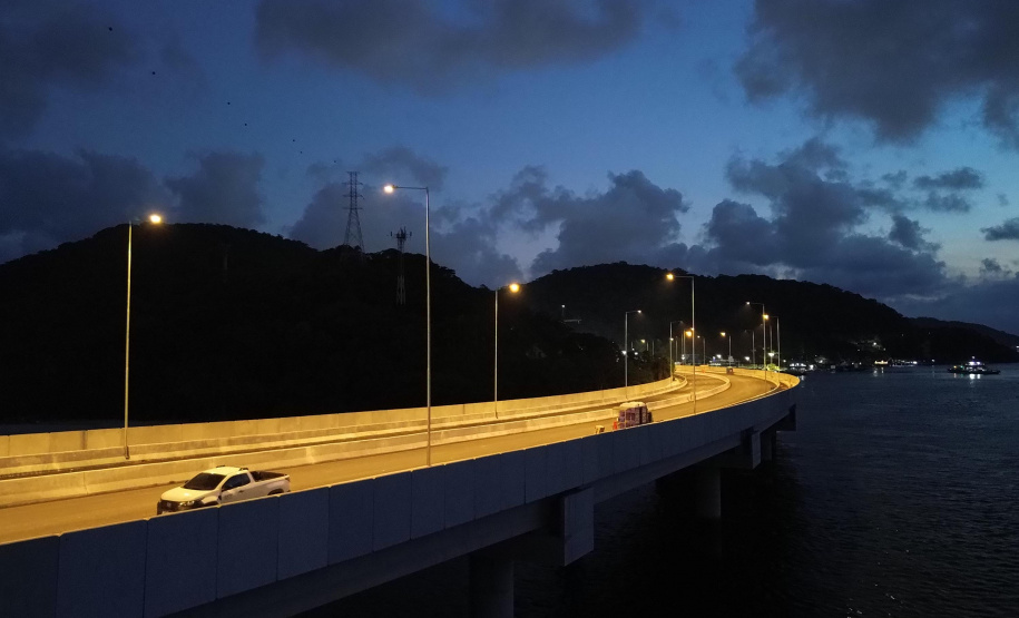 ILUMINAÇÃO PONTE GUARATUBA