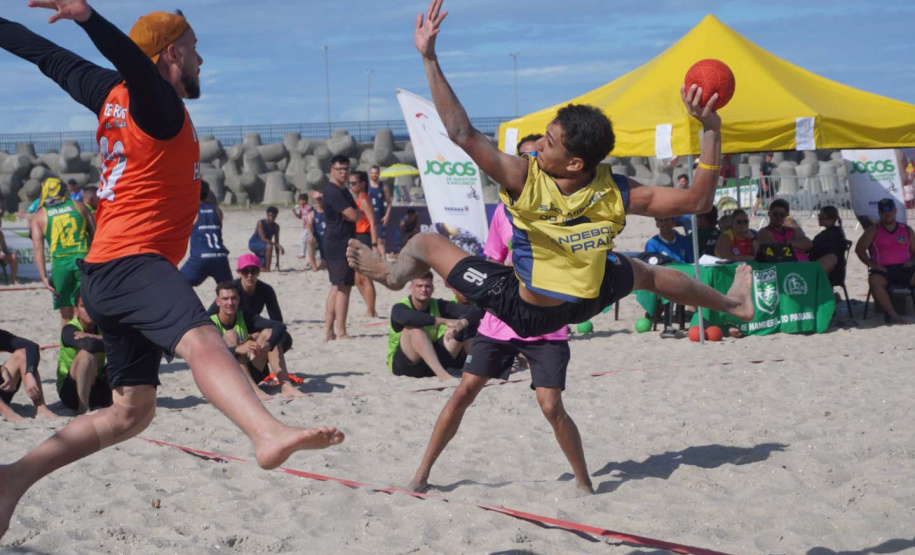 HANDEBOL DE AREIA