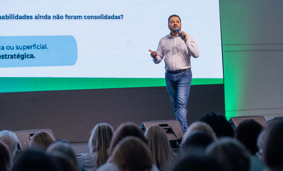 Com avanços em todas as etapas de ensino, Estado divulga resultados da Prova Paraná Mais 2025 aos municípios