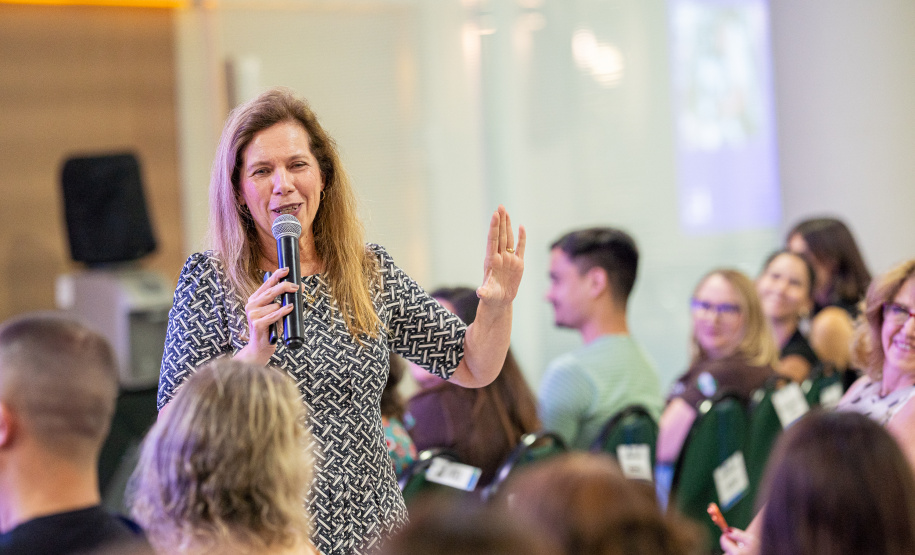 SEED - Literacia digital: Paraná reúne embaixadores para aprimorar uso de tecnologias no ensino de Matemática e Língua Portuguesa