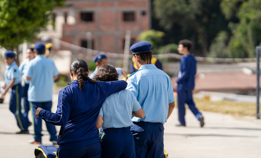 SEED - Formação de monitores fortalece modelo dos colégios cívico-militares no Paraná