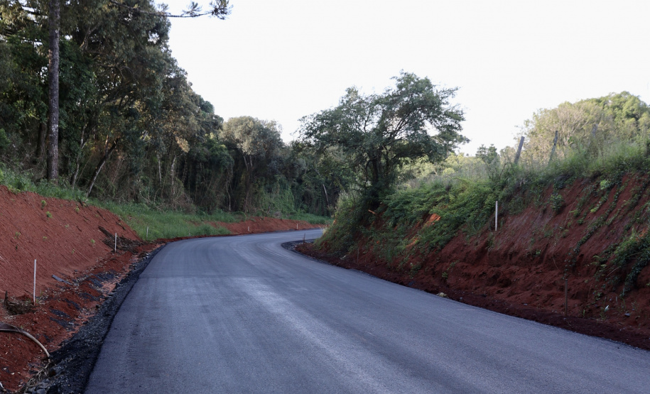 Estrada da Gruta em Teixeira Soares
