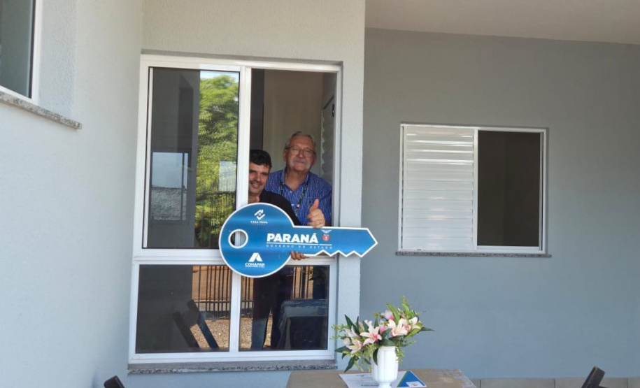 COHAPAR - Entrega Resid CCM 01 em Floresta