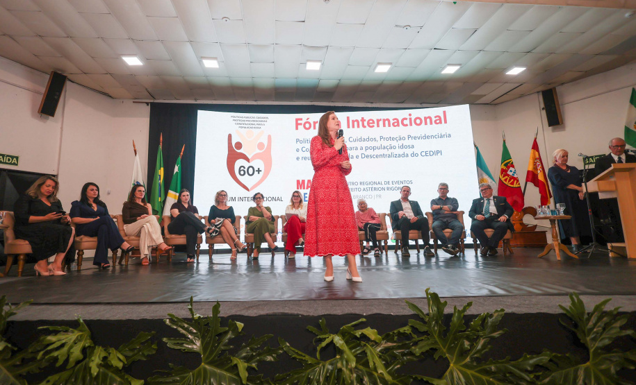 SEMIPI: Fórum internacional debate envelhecimento e reforça políticas públicas para a pessoa idosa no Paraná