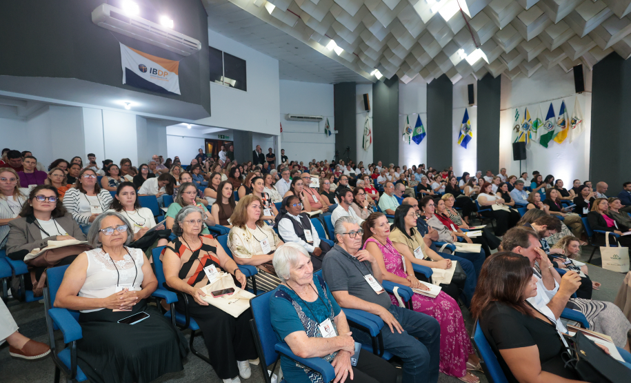 SEMIPI: Fórum internacional debate envelhecimento e reforça políticas públicas para a pessoa idosa no Paraná