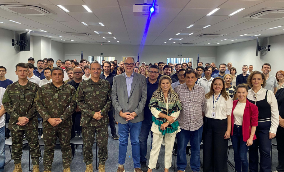 INOVAÇÃO: Estado recebe visita do Exército para conhecer hub de IA e cibersegurança