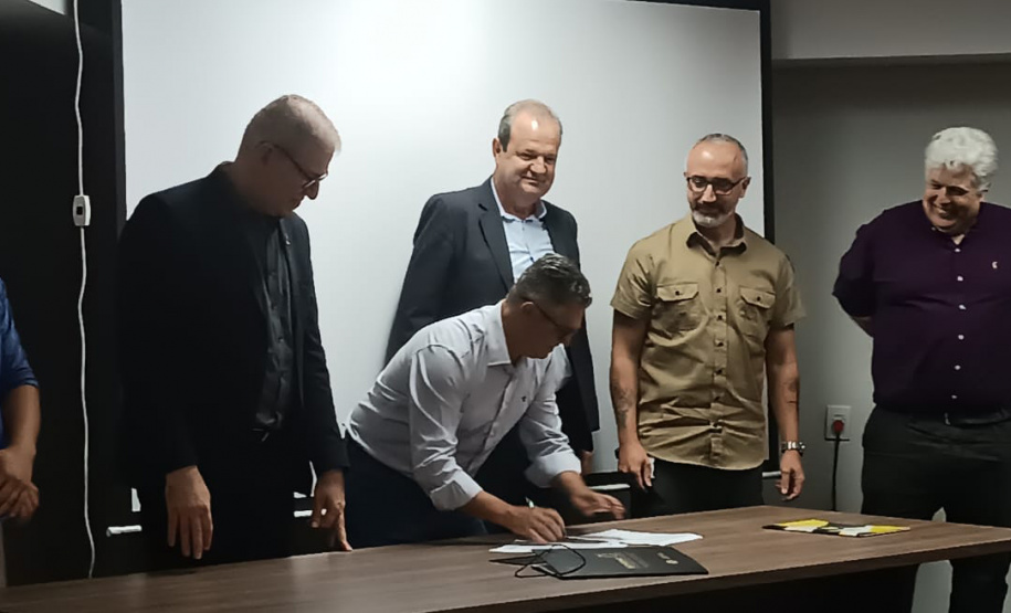 IAT e Unicentro renovaram o convênio para atendimento à fauna silvestre vitimada por mais dois anos.