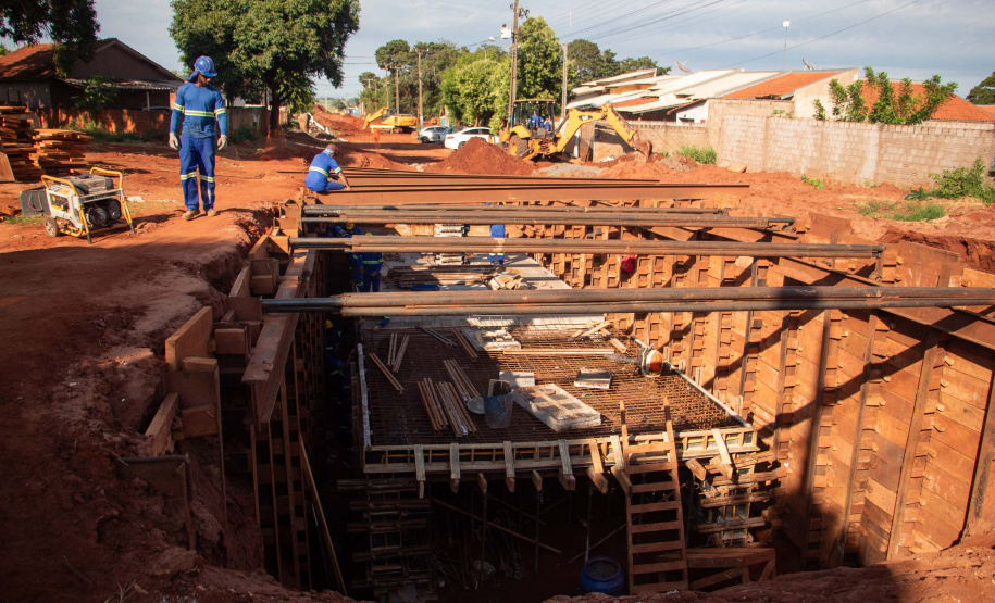 Em Loanda, obra para conter maior erosão urbana do Paraná atinge 82% de execução