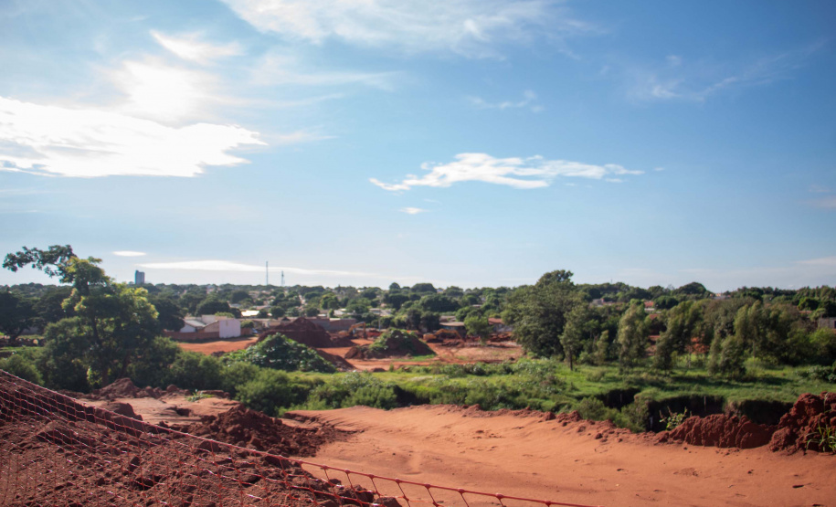 Em Loanda, obra para conter maior erosão urbana do Paraná atinge 82% de execução