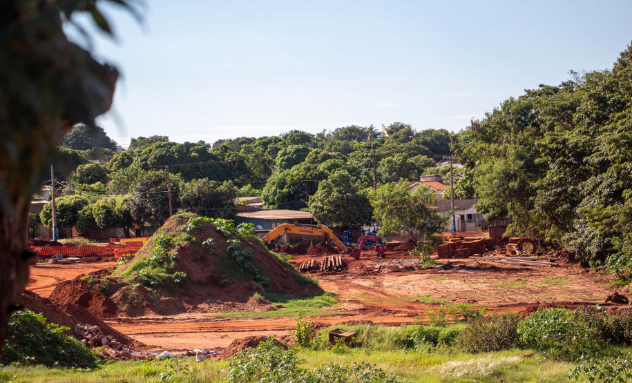 Em Loanda, obra para conter maior erosão urbana do Paraná atinge 82% de execução
