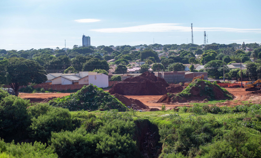 Em Loanda, obra para conter maior erosão urbana do Paraná atinge 82% de execução