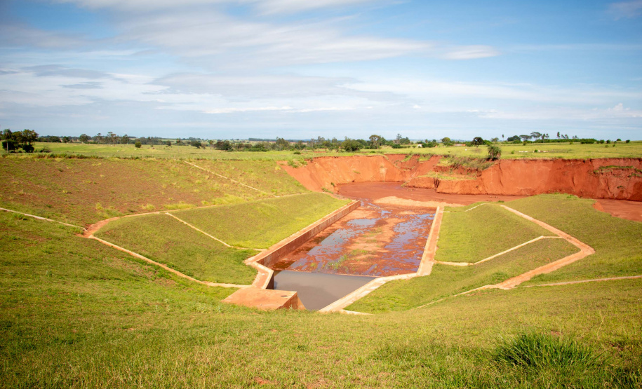 Em Loanda, obra para conter maior erosão urbana do Paraná atinge 82% de execução
