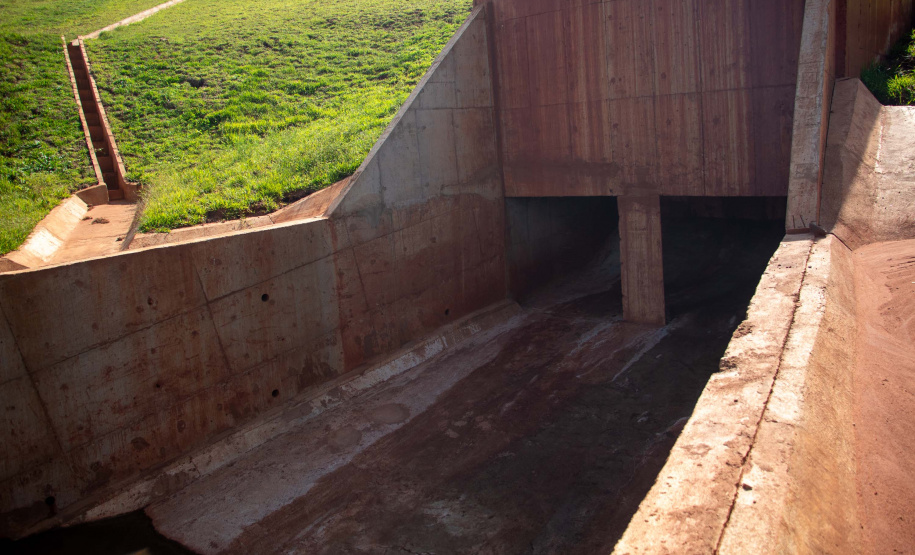 Em Loanda, obra para conter maior erosão urbana do Paraná atinge 82% de execução