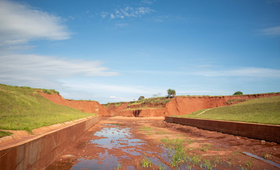 Em Loanda, obra para conter maior erosão urbana do Paraná atinge 82% de execução