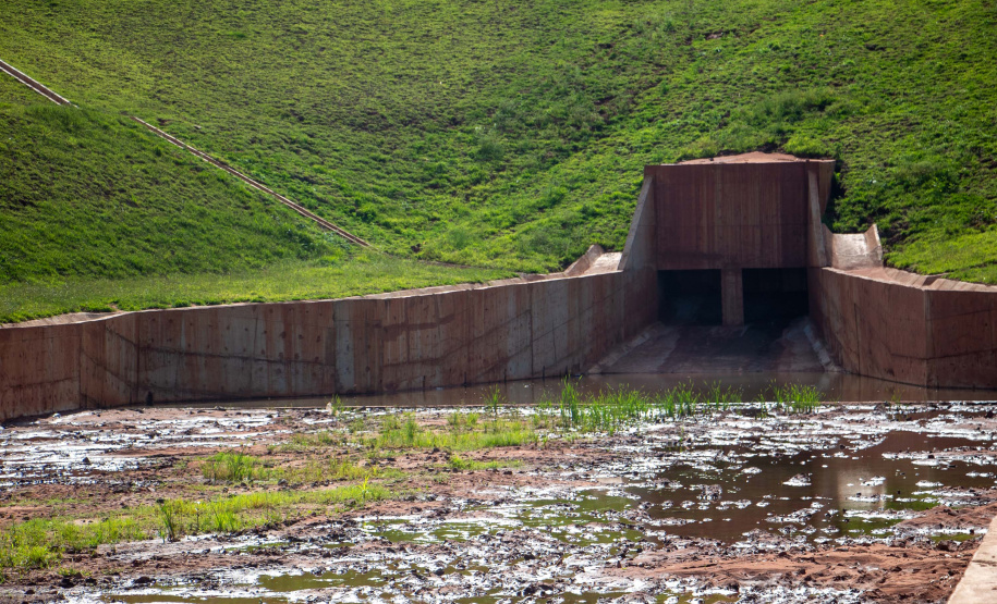 Em Loanda, obra para conter maior erosão urbana do Paraná atinge 82% de execução
