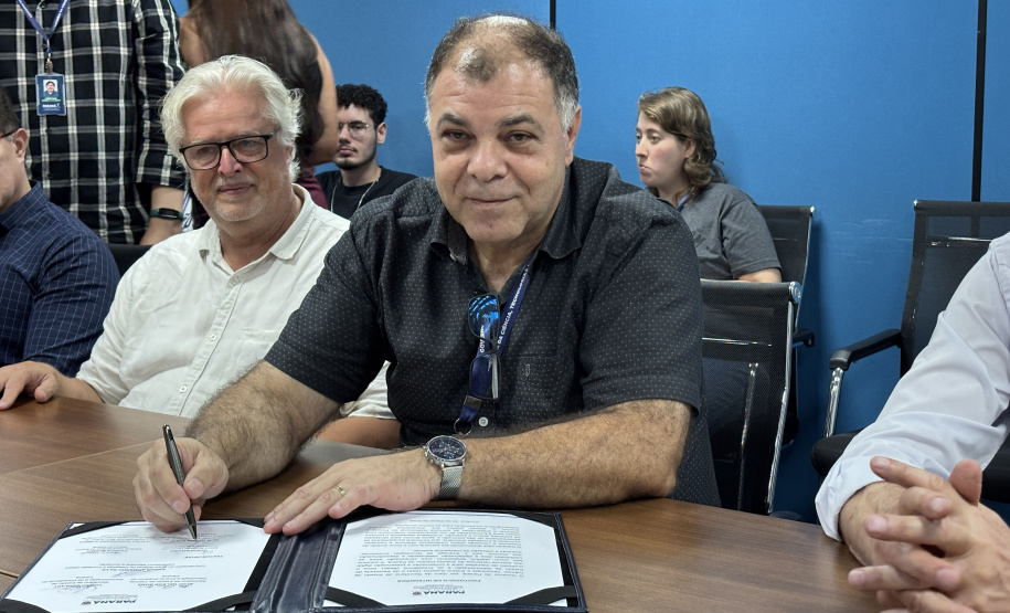 SETI - Governo anuncia projeto para digitalizar acervos históricos do Arquivo Público do Paraná