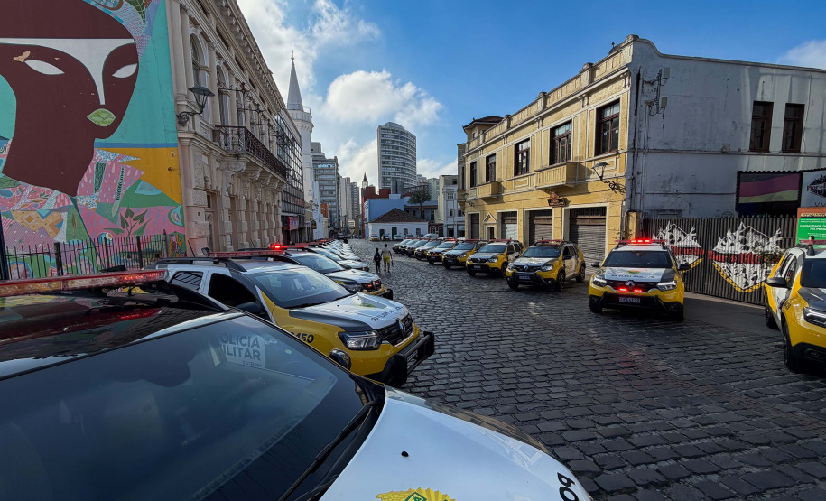 PMPR entrega 54 viaturas e capacita 152 policiais para reforçar combate à violência doméstica no Estado