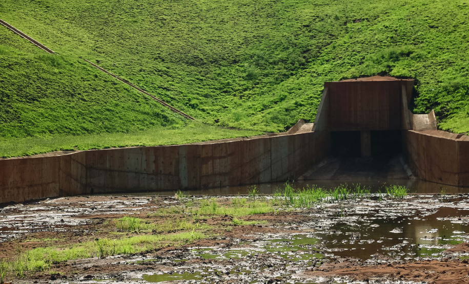 Em Loanda, obra para conter maior erosão urbana do Paraná atinge 82% de execução