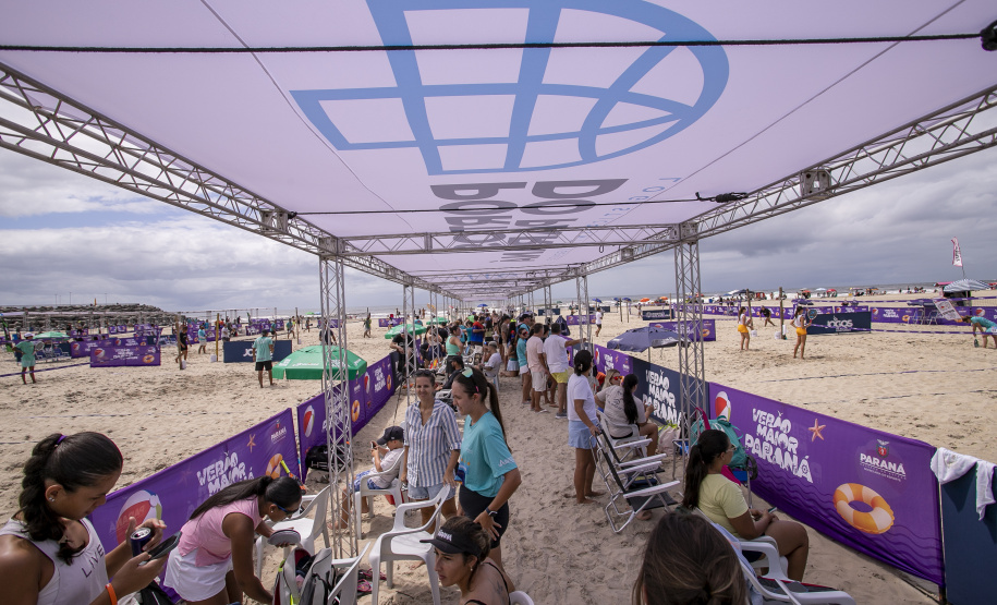 Portuários e atletas disputam FPT Beach Series 1500 em Caiobá