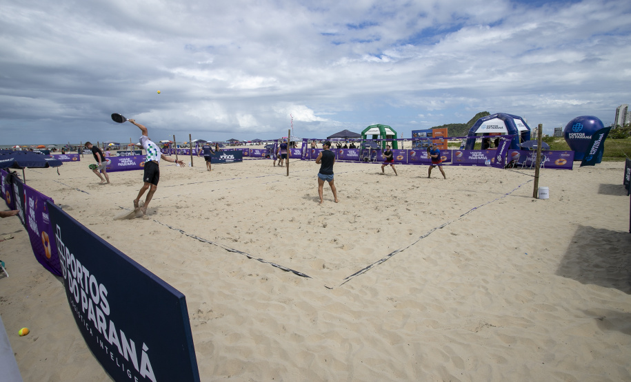 Portuários e atletas disputam FPT Beach Series 1500 em Caiobá