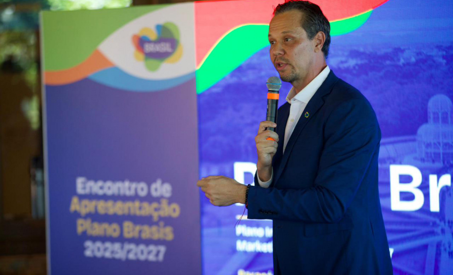 Estimativa é que turistas da América do Sul injetaram 320 milhões de dólares no Paraná em 2025