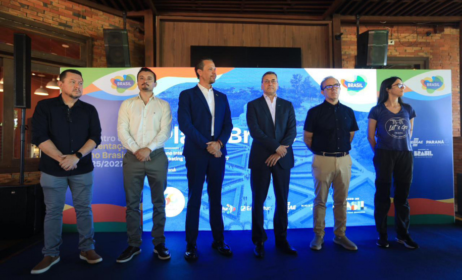 Estimativa é que turistas da América do Sul injetaram 320 milhões de dólares no Paraná em 2025