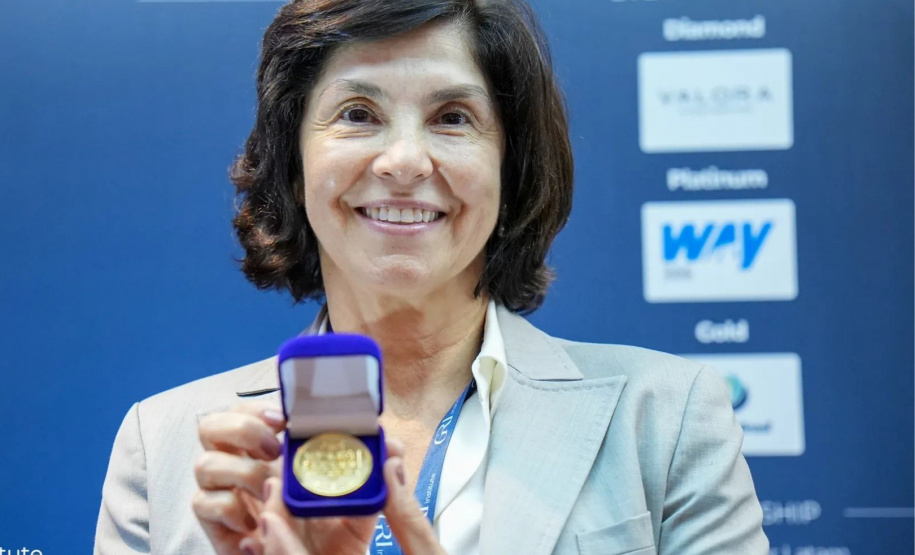 Diretora da Sanepar é reconhecida entre as mulheres mais influentes da infraestrutura no Brasil