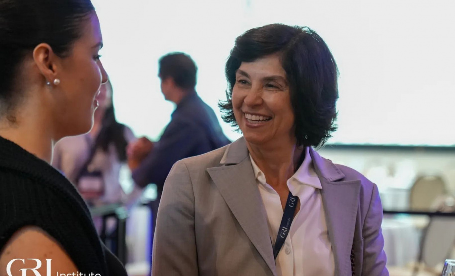 Diretora da Sanepar é reconhecida entre as mulheres mais influentes da infraestrutura no Brasil